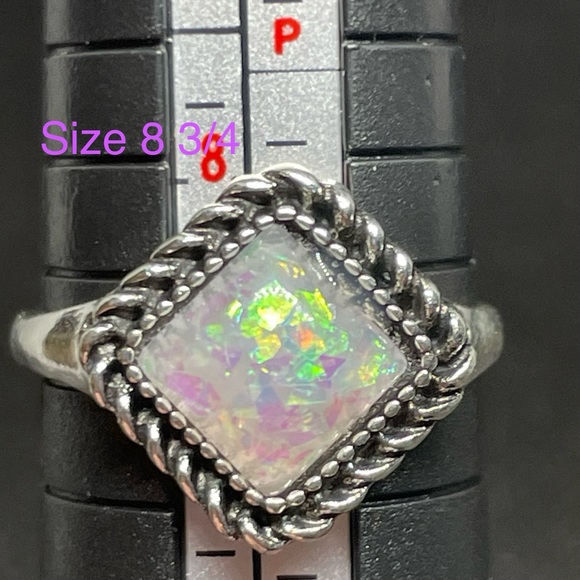 Lot of 8 NWOT Boho Style Rings - sizes vary - Picture 8 of 11